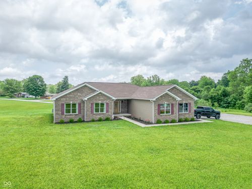 8090 N State Highway 7, Elizabethtown, IN, 47232-9619 | Card Image