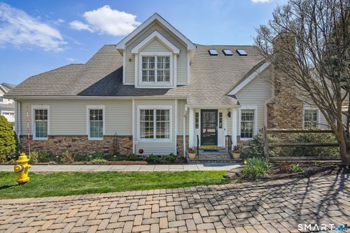 64-638 Danbury Rd, Ridgefield, CT, 06877-2728 | Card Image