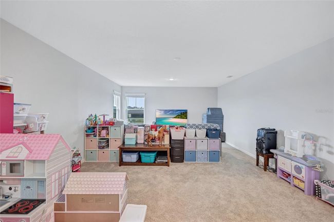 Large loft area | Image 28