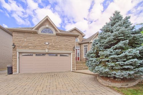 61 Pemberton Rd, Richmond Hill, ON, L4C3T5 | Card Image