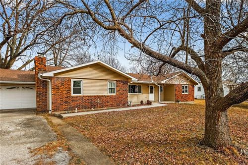 416 Country Dr, Lawson, MO, 64062-9246 | Card Image