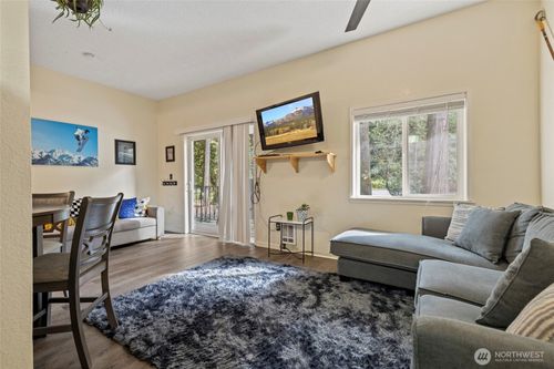 1007a-10433 Mt Baker Hwy, Deming, WA, 98244-9538 | Card Image