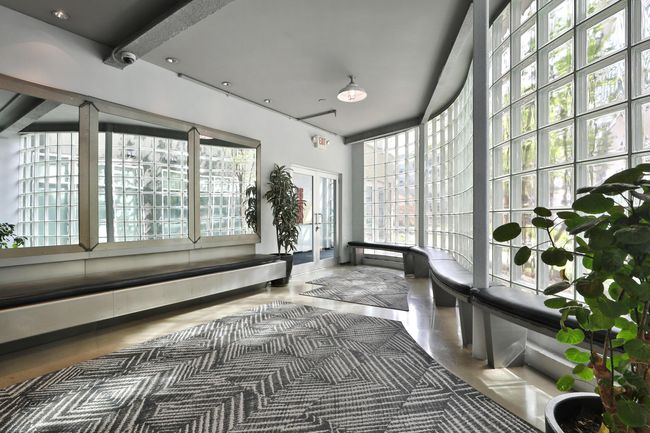 Lobby | Image 8