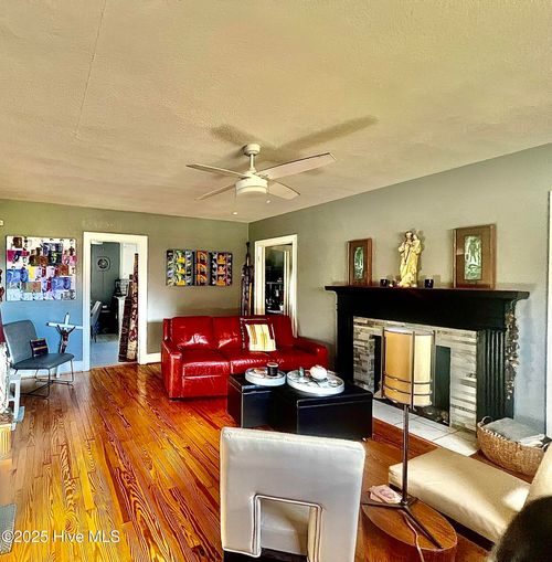 318 S Leslie St, Goldsboro, NC, 27530-5014 | Card Image