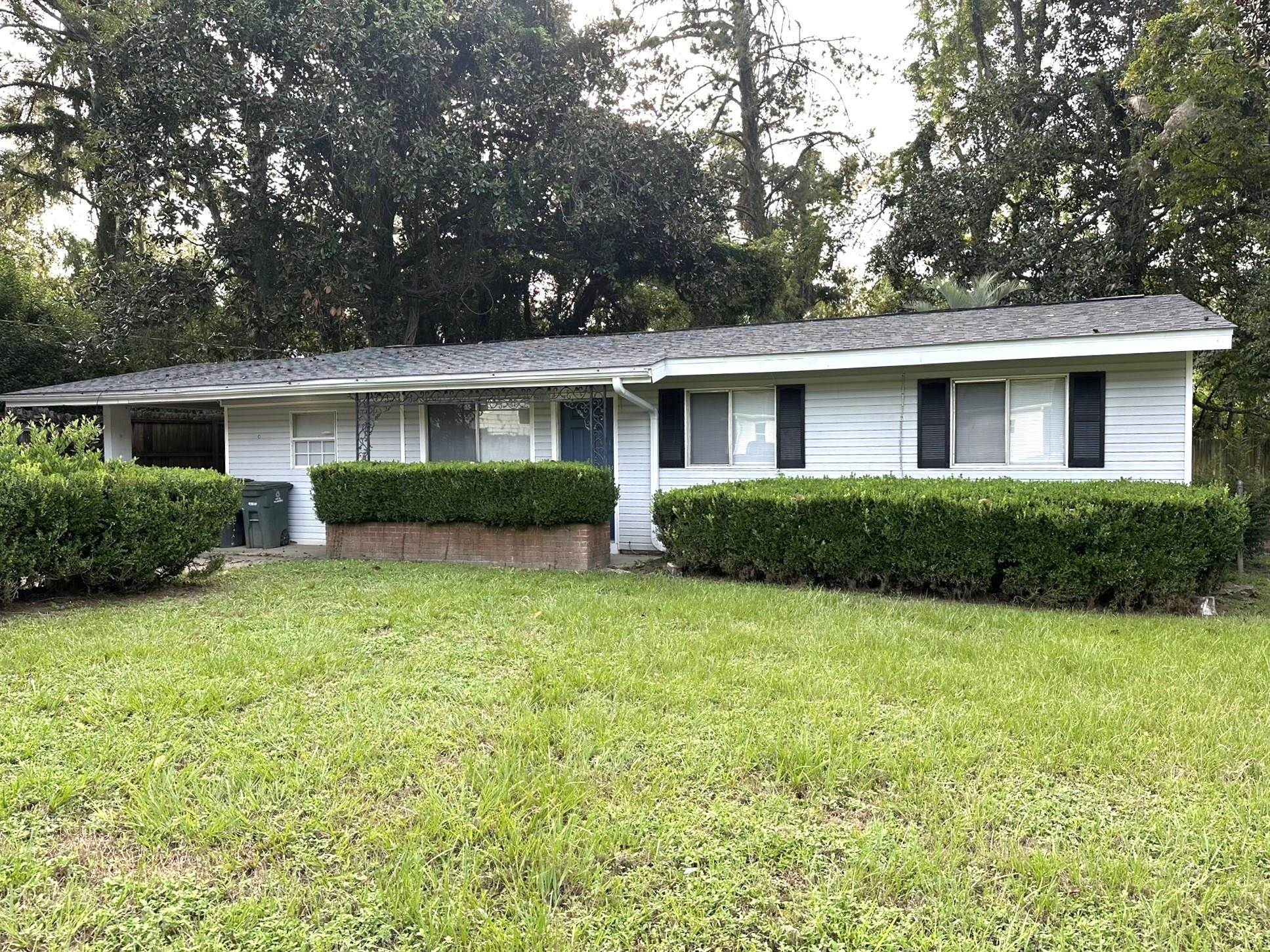 Essex Dr, Tallahassee, FL 32304