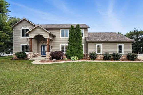 312 W Rigg St, New Carlisle, IN, 46552-8496 | Card Image