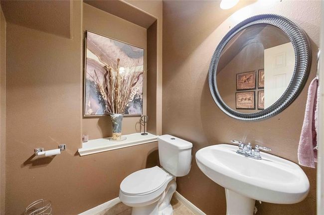 Half bathroom | Image 19