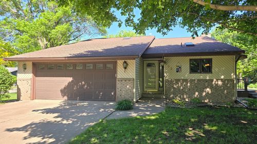 605 Van Buren St, Marshall, MN, 56258-1999 | Card Image