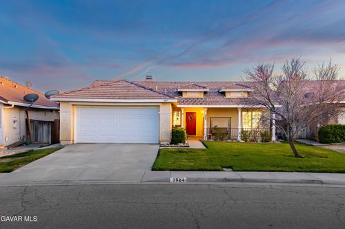 3624 Tanglewood Ave, Rosamond, CA, 93560-6876 | Card Image