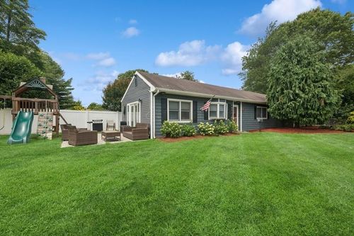 76 Cadman Ave, Babylon, NY, 11702-2102 | Card Image