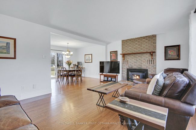 2313 Edward Kidd Cres, House other with 3 bedrooms, 3 bathrooms and 6 parking in North Gower ON | Image 4