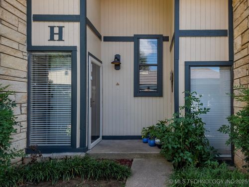 h102-5239 Nowata Rd, Bartlesville, OK, 74006-5780 | Card Image