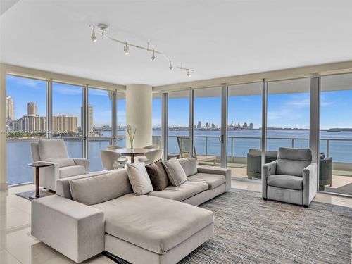 901-1331 Brickell Bay Dr, Miami, FL, 33131-3677 | Card Image