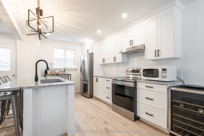 115 William Roe Blvd, House other with 5 bedrooms, 3 bathrooms and 3 parking in Newmarket ON | Image 17