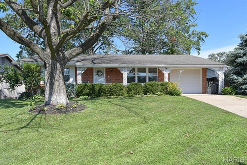 10923 Suanis Ct, Saint Louis, MO, 63123-6947 | Card Image