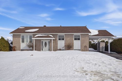 551 Stevens St, Hawkesbury, ON, K6A3E5 | Card Image