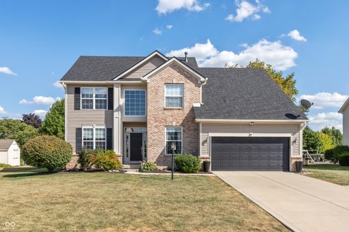 821 Harvest Lake Dr, Brownsburg, IN, 46112-8185 | Card Image