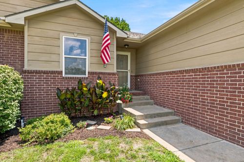 2635 E Sunnyslope Ct, Park City, KS, 67219-1766 | Card Image