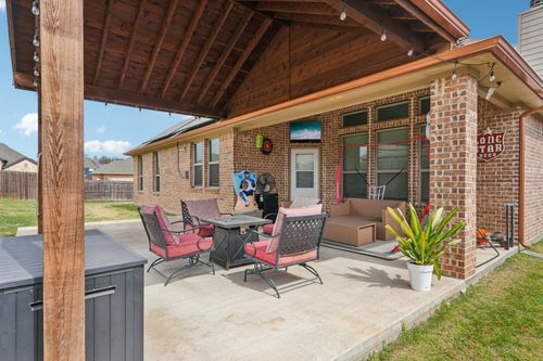 453 Lake Park Dr, Midlothian, TX, 76065-1635 | Card Image