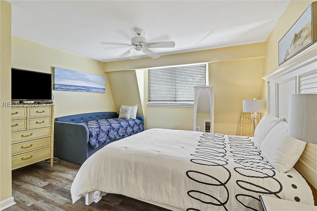 APT-54 - 26 S Forest Beach Dr, Condo with 2 bedrooms, 3 bathrooms and null parking in Hilton Head Island SC | Image 24