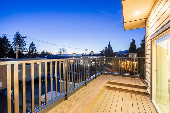 357 E 4 Th Street, Home with 5 bedrooms, 3 bathrooms and 2 parking in North Vancouver BC | Image 18