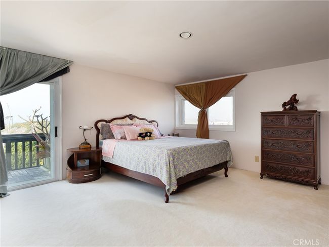 UNIT-100 - 770 W Imperial Ave, Condo with 4 bedrooms, 3 bathrooms and 4 parking in El Segundo CA | Image 9
