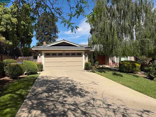 2849 Saint Joseph Dr, Concord, CA, 94518-2154 | Card Image