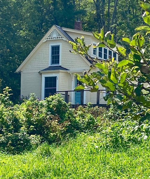 2901 West St, Proctor, VT, 05765-4401 | Card Image