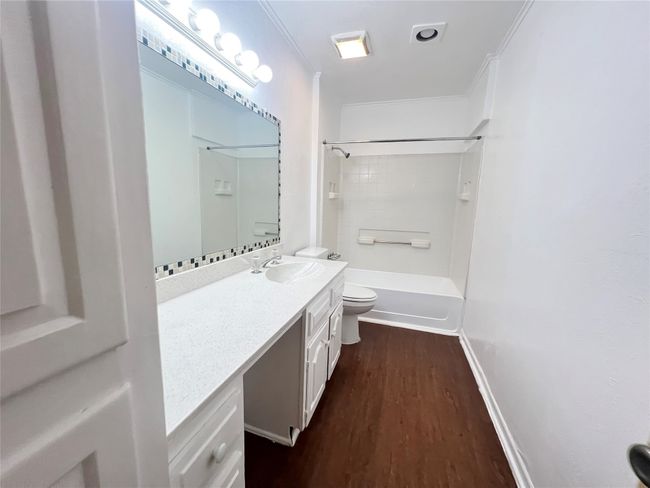 2765 Meadow Gate Ln, Home with 3 bedrooms, 2 bathrooms and null parking in Dallas TX | Image 11