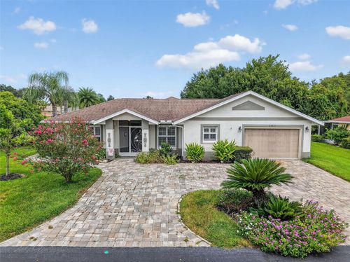 29307 Schinnecock Hills Ln, San Antonio, FL, 33576-7911 | Card Image