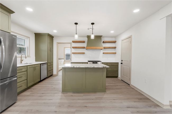 604 S Marable St, House other with 3 bedrooms, 2 bathrooms and 2 parking in West TX | Image 6