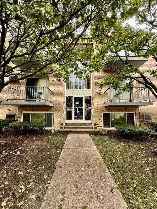 3527 Werk Rd, Cincinnati, OH, 45248-6266 | Card Image