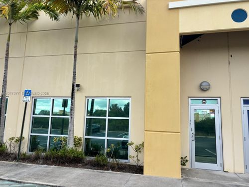10380 W State Road 84, Davie, FL, 33324-4250 | Card Image