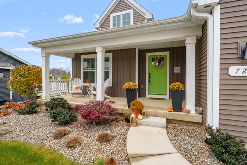 720 Janelle Ct, Portage, MI, 49024-7302 | Card Image