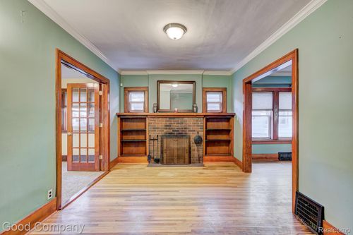 324 Albany St, Ferndale, MI, 48220-3365 | Card Image