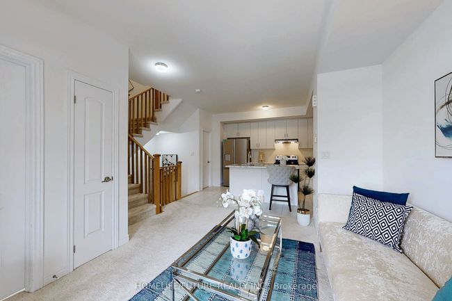 1106 Lockie Dr, House attached with 3 bedrooms, 3 bathrooms and 2 parking in Oshawa ON | Image 11