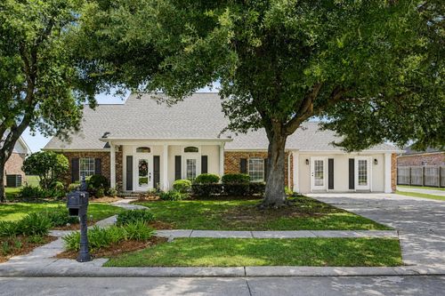 300 Cheyenne Dr, Houma, LA, 70360-6051 | Card Image