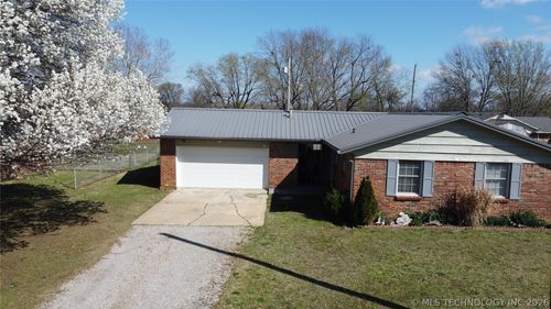 106 Vine St, Chelsea, OK, 74016-1127 | Card Image