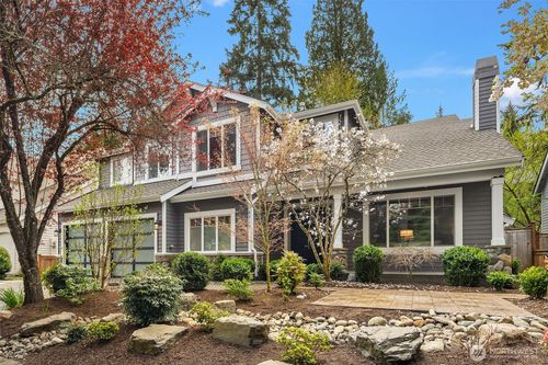 6513 126th Ave Ne, Kirkland, WA, 98033-8569 | Card Image