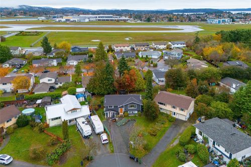 9583 Christine Pl, Sidney, BC, V8L2S7 | Card Image