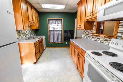 847 N Main St, Lapeer, MI, 48446-1930 | Card Image