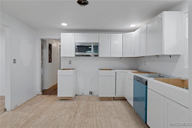 3184 N Edward Island Pt, House other with 2 bedrooms, 1 bathrooms and 1 parking in Hernando FL | Image 46