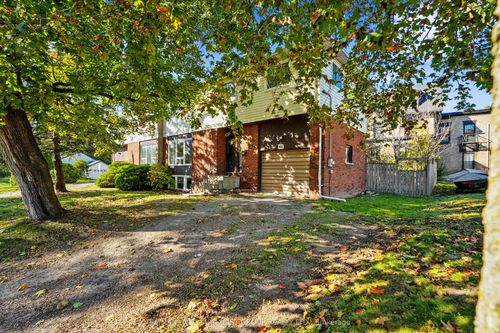 162 Queen St, Cobourg, ON, K9A4T8 | Card Image