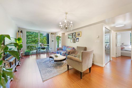 403-3663 Crowley Dr, Vancouver, BC, V5R6H4 | Card Image