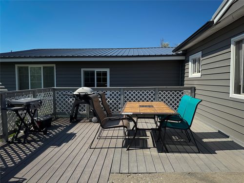 15 W End Rd, Livingston, MT, 59047-9002 | Card Image