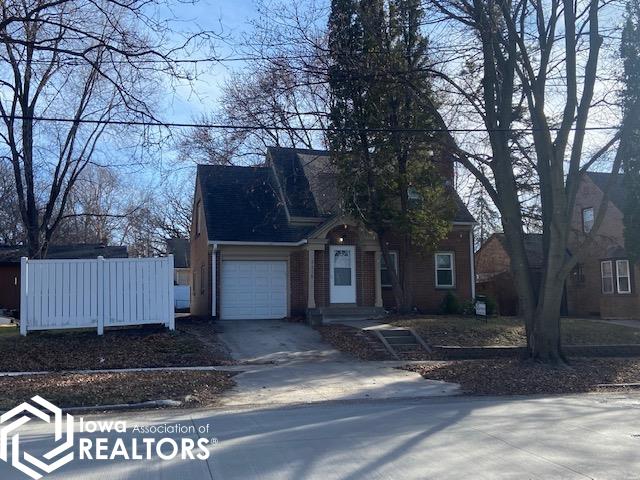1st St, Mason City, IA 50401