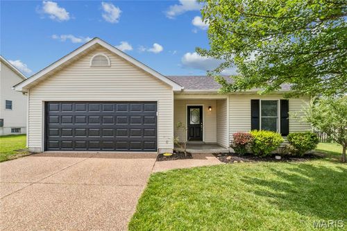 5017 Joshua Dr, Wentzville, MO, 63385-4562 | Card Image