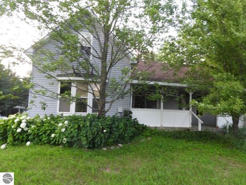 7439 E 22 1/2 Rd, Manton, MI, 49663-9466 | Card Image