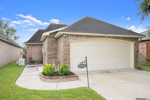 5324 Courtyard Dr, Gonzales, LA, 70737-8560 | Card Image