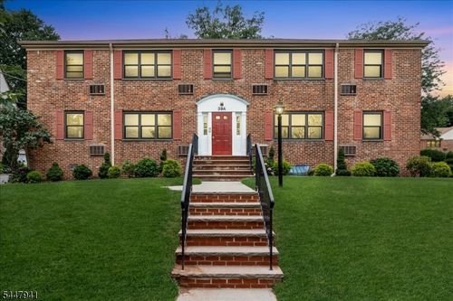 1-39 Sandra Cir, Westfield, NJ, 07090-1114 | Card Image
